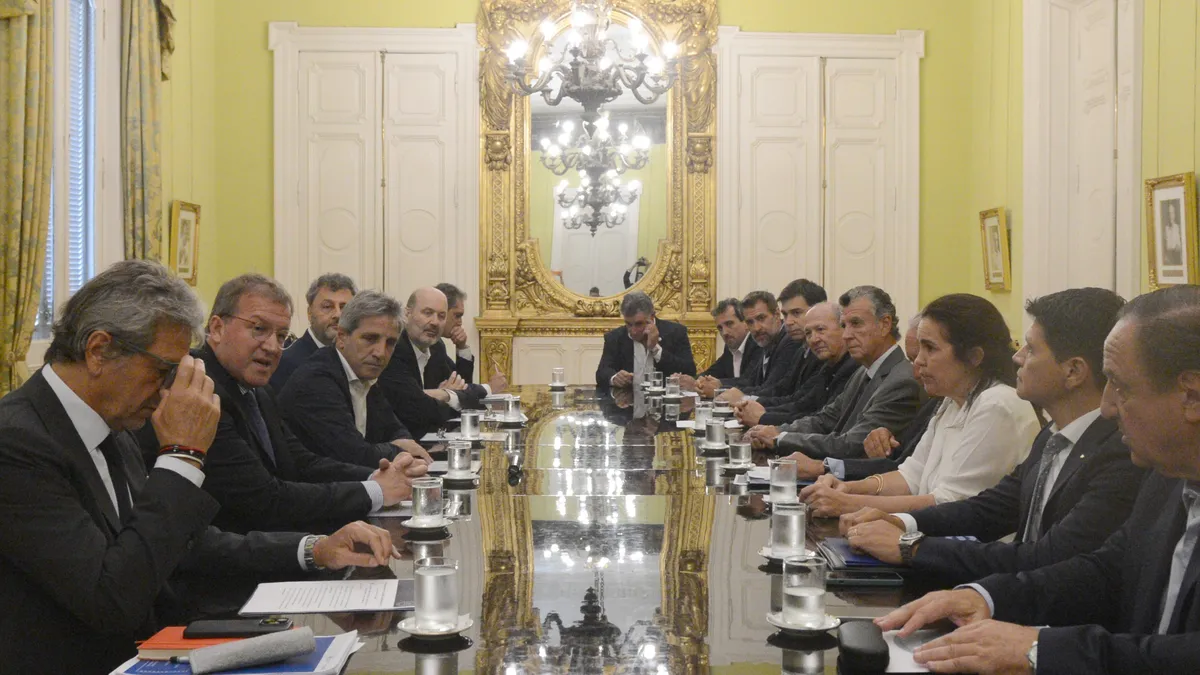 Luis Caputo se reunió con los empresarios de siempre