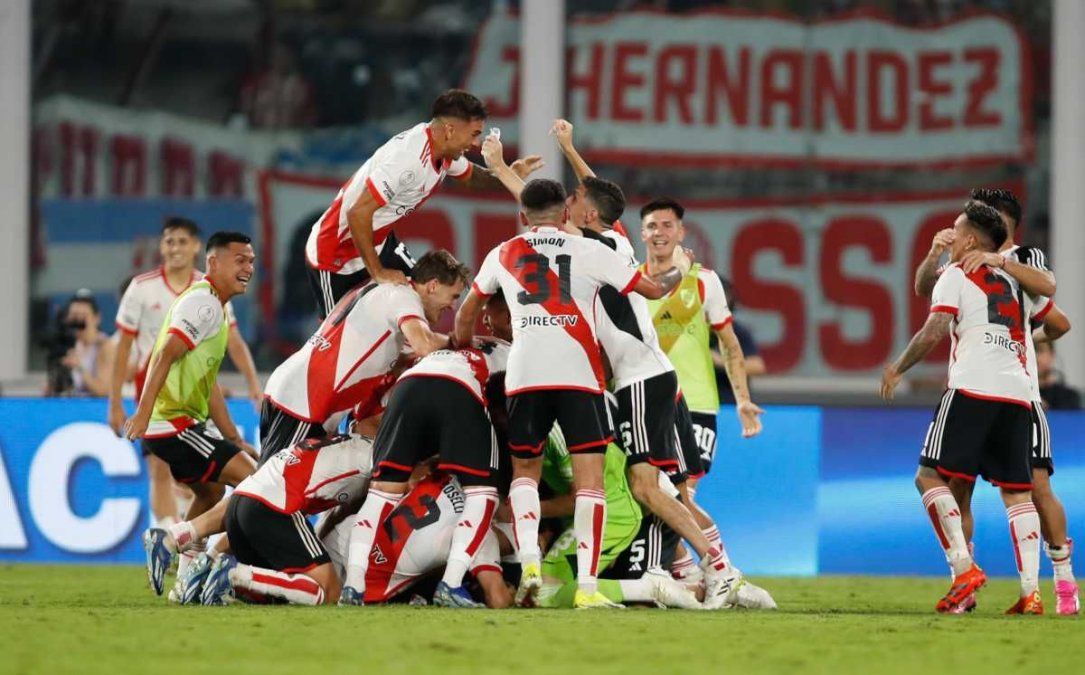 En Vivo River Plate Es Campe N De La Supercopa Argentina Venci