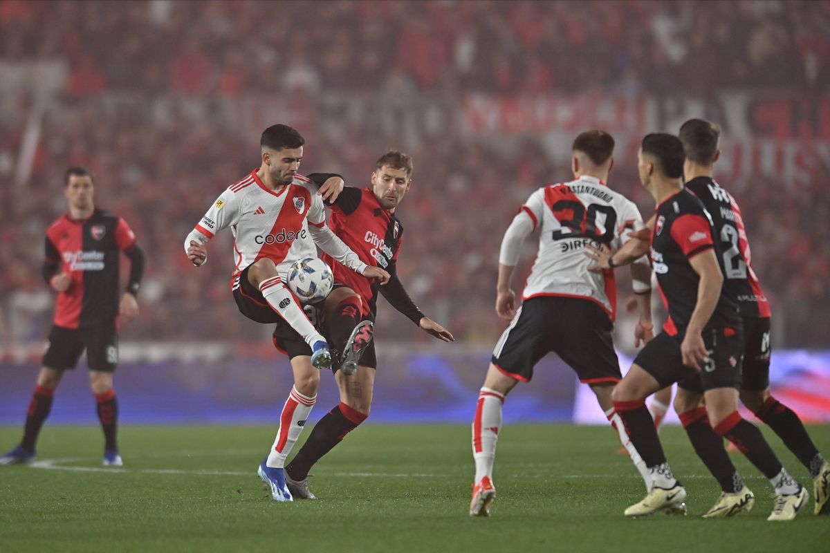 En Vivo Con Huevo Acu A De Titular River Recibe A Newells En El