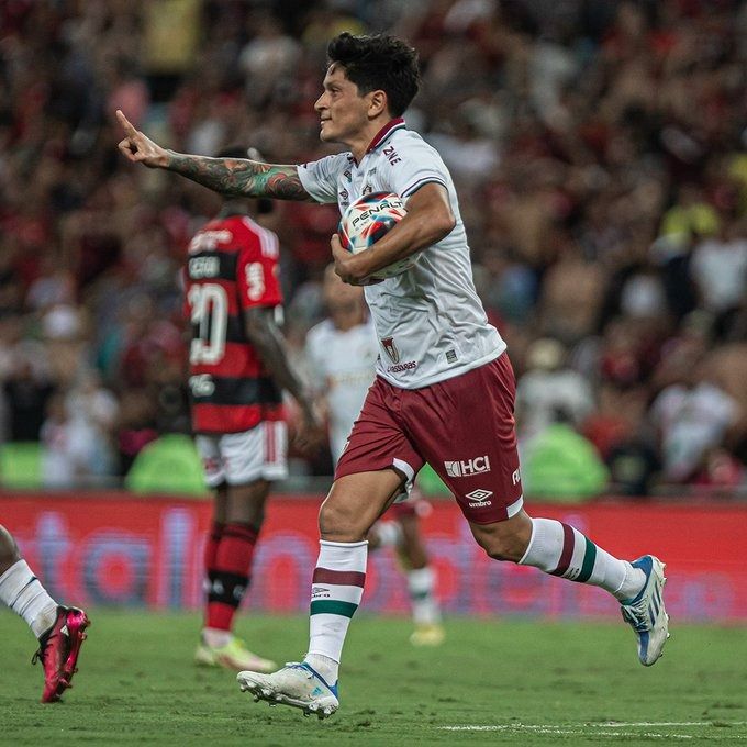 Fluminense 2-1 Flamengo.