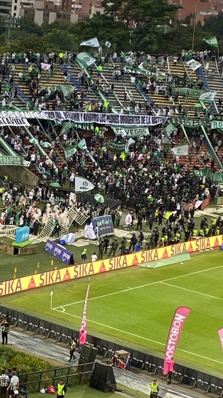 Distrubios en la tribuna del Atanasio Girardot llevaron a la suspensión de Atlético Nacional vs. América de Cali.