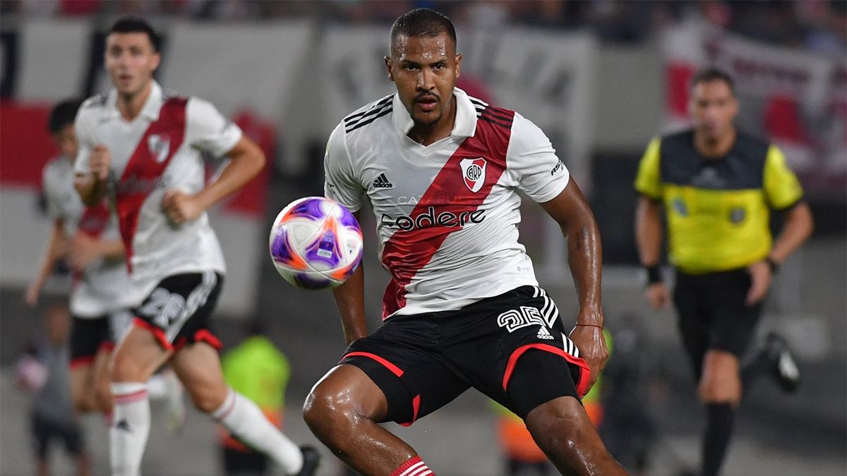 River Plate anunció la compra del pase de Salomón Rondón por 2 millones de dólares.