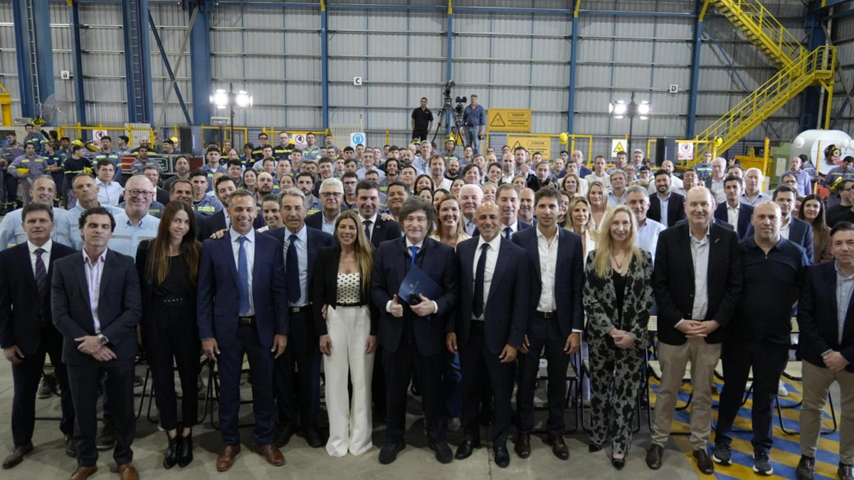 Javier Milei visitó SIDERSA en octubre del 2025. Javier Milei visitó SIDERSA en octubre del 2025.