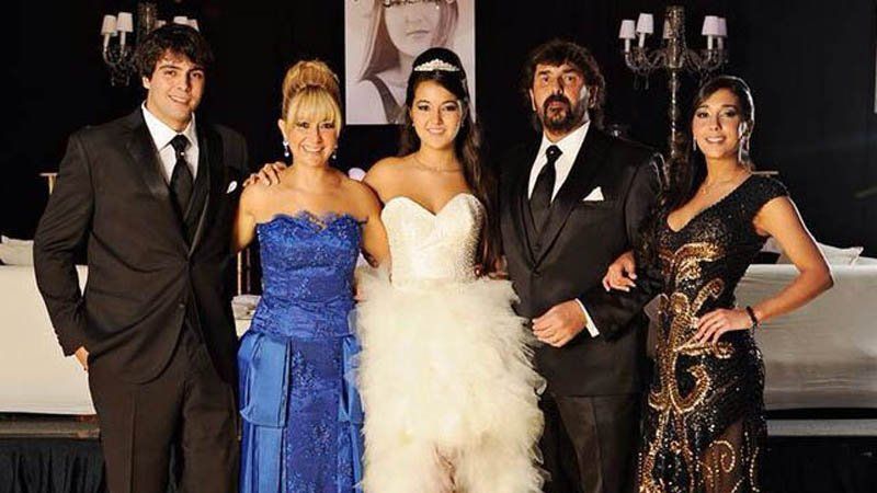 La familia Lambiris, en su apogeo.