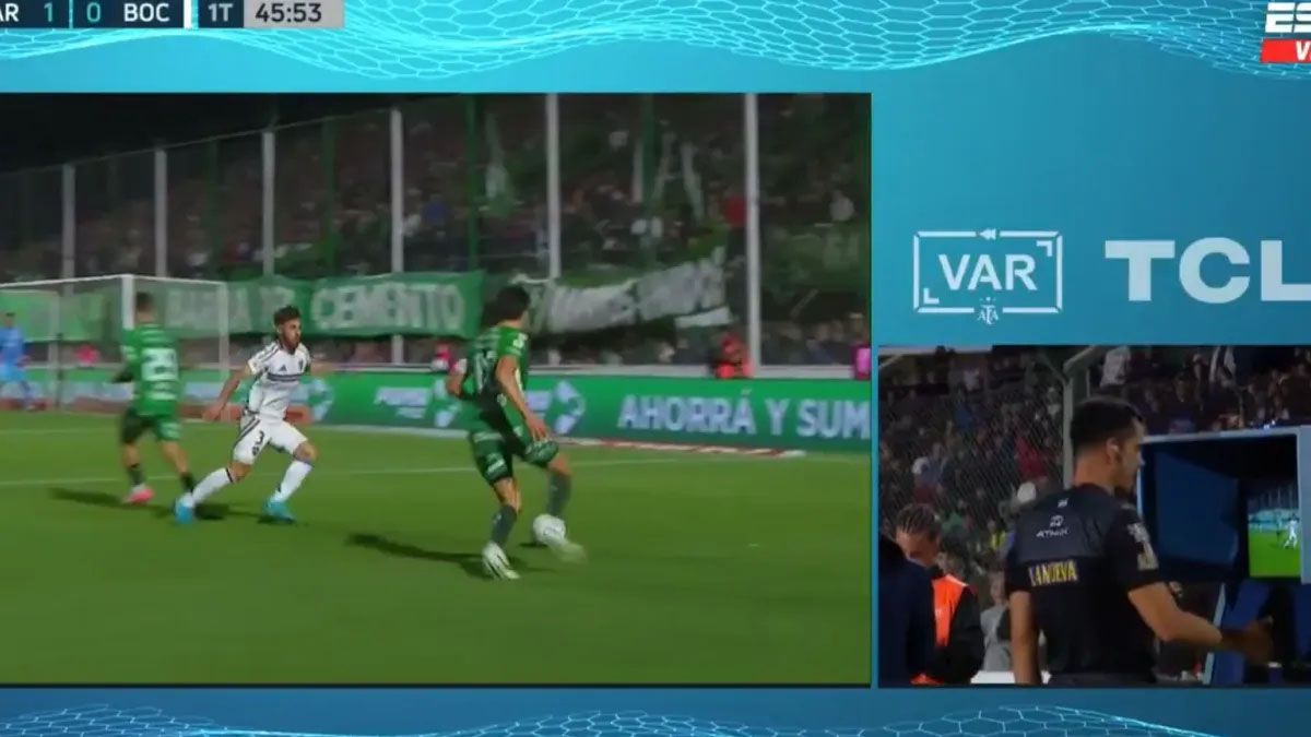 Sarmiento de Junín protestó por el gol “robado” tras caer ante Boca 0-2 para que clasifique a la Copa Libertadores de América 2025. Sarmiento de Junín protestó por el gol “robado” tras caer ante Boca 0-2 para que clasifique a la Copa Libertadores de América 2025.