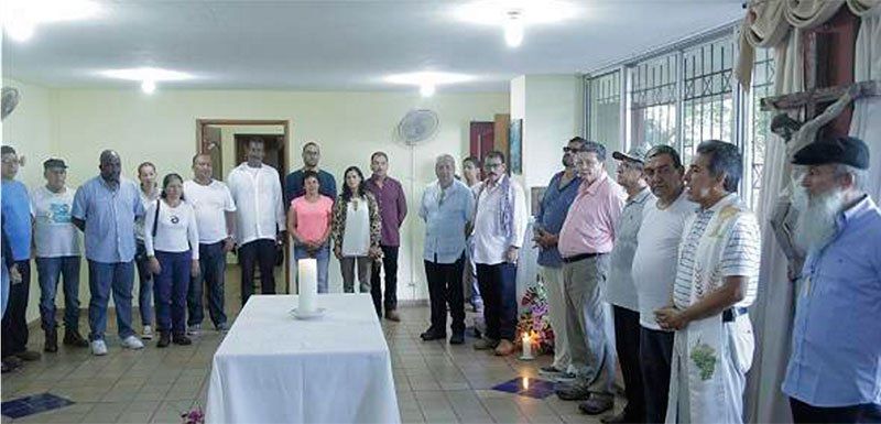 El sacerdote Carlos Revelo hizo oraciones con los guerrilleros. Foto particular para El Tiempo.