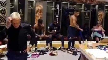 Video: Didier Deschamps y Kylian Mbappé retaron a todo el plantel de Francia, en el entretiempo entre les blues y Argentina. Video: Didier Deschamps y Kylian Mbappé retaron a todo el plantel de Francia, en el entretiempo entre les blues y Argentina.