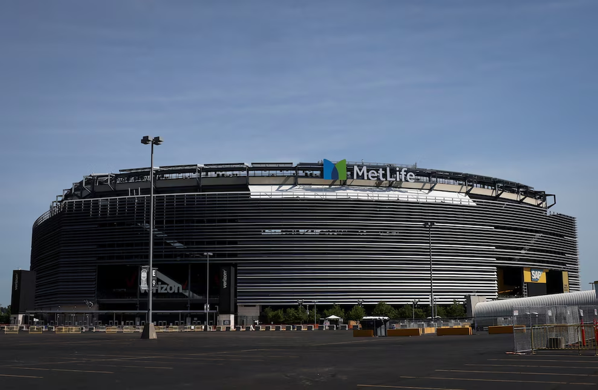 La prohibición de estacionar en el MetLife Stadium durante el Mundial, salvo en modalidad premium, aumenta los gastos para los hinchas que asistan a los partidos (REUTERS) La prohibición de estacionar en el MetLife Stadium durante el Mundial, salvo en modalidad premium, aumenta los gastos para los hinchas que asistan a los partidos (REUTERS)