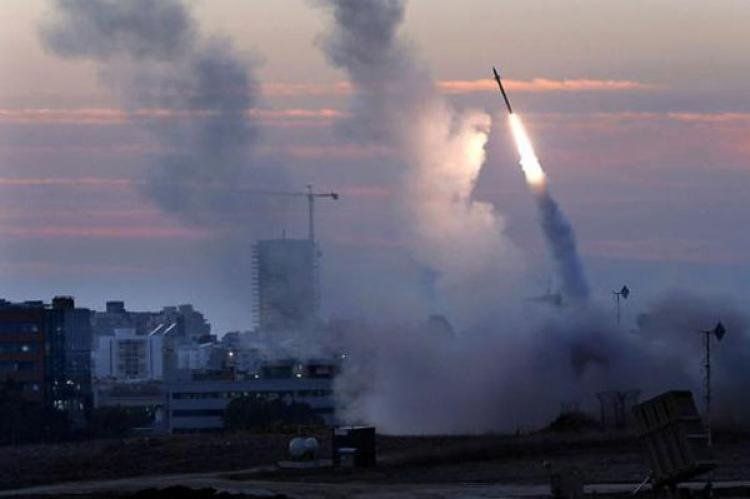Imagen del misil lanzado ayer contra Tel Aviv.