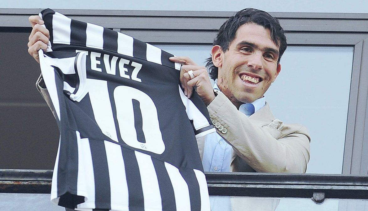 Según el diario La Gazzetta dello Sport, la Juventus pagó 12 millones de euros al Manchester City, y le extendió a Carlos Tévez un contrato trienal de 5,5 millones de euros por temporada más algunos pluses vinculados a objetivos.