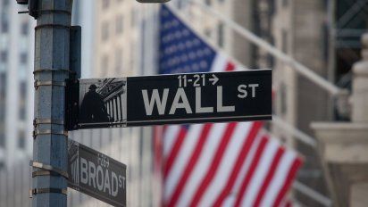 El mercado espera más tasas, retrocede fuerte Wall Street