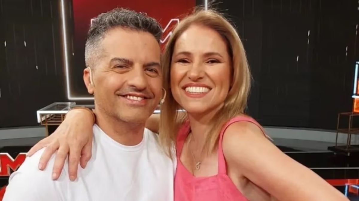 Fernanda expuso cómo su relación con De Brito se rompió definitivamente y criticó el hostigamiento de sus excompañeros. Su desahogo muestra cómo la televisión expone lo personal como espectáculo. Fernanda expuso cómo su relación con De Brito se rompió definitivamente y criticó el hostigamiento de sus excompañeros. Su desahogo muestra cómo la televisión expone lo personal como espectáculo.