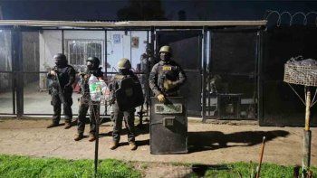 LaPolicía bonaerense realizó ocho allanamientos tras los incidentes queprotagonizaron hinchas de Independiente y Universidad de Chile en Avellaneda.(Foto: Gentileza: C5N) LaPolicía bonaerense realizó ocho allanamientos tras los incidentes queprotagonizaron hinchas de Independiente y Universidad de Chile en Avellaneda.(Foto: Gentileza: C5N)