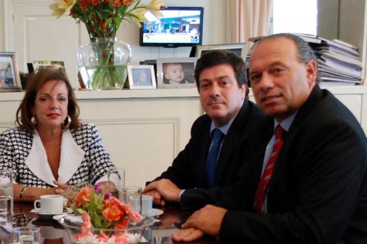 La Ministra Garré con Gabriel Mariotto y Sergio Berni.