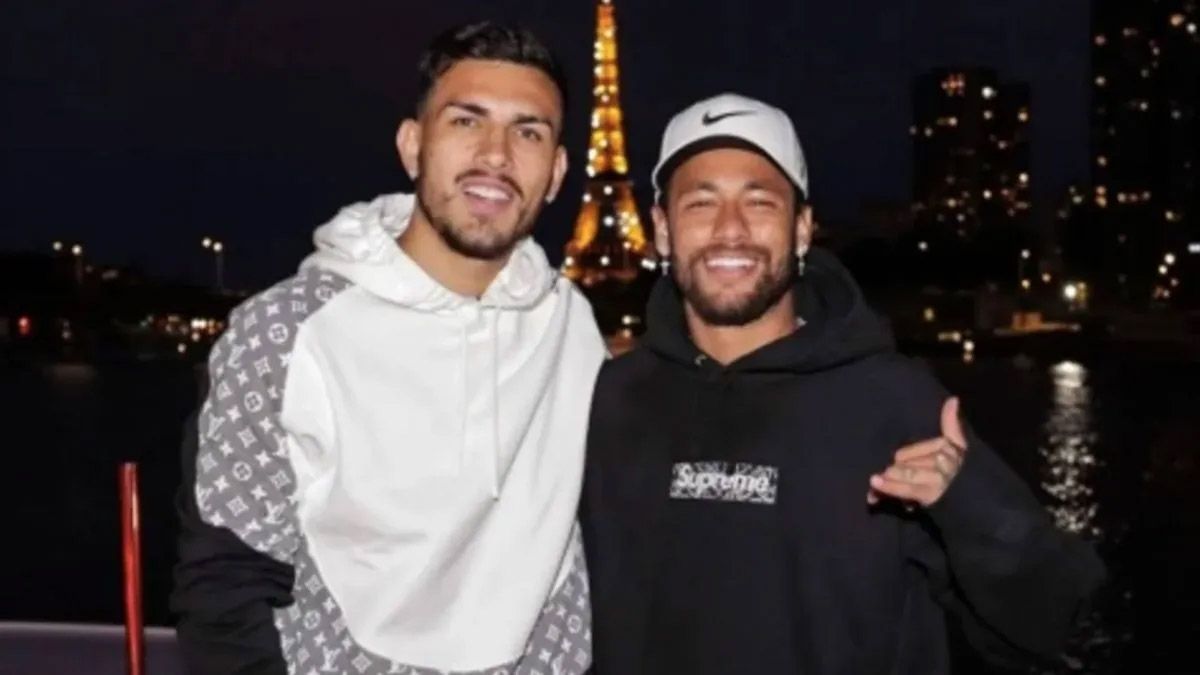 Leandro Paredes sueña con una hipotética contratación de Neymar a Boca en medio de su dura crisis en el Santos que lucha por salvarse del descenso. Leandro Paredes sueña con una hipotética contratación de Neymar a Boca en medio de su dura crisis en el Santos que lucha por salvarse del descenso.