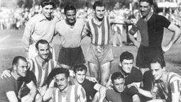 En un día histórico, Newells y Central unieron fuerzas para aplastar por siete al Flamengo.