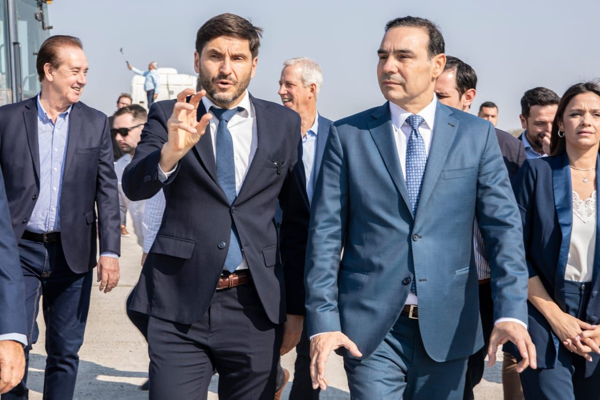 Unión de fuerzas para transformar la región en un polo productivo. Unión de fuerzas para transformar la región en un polo productivo. 