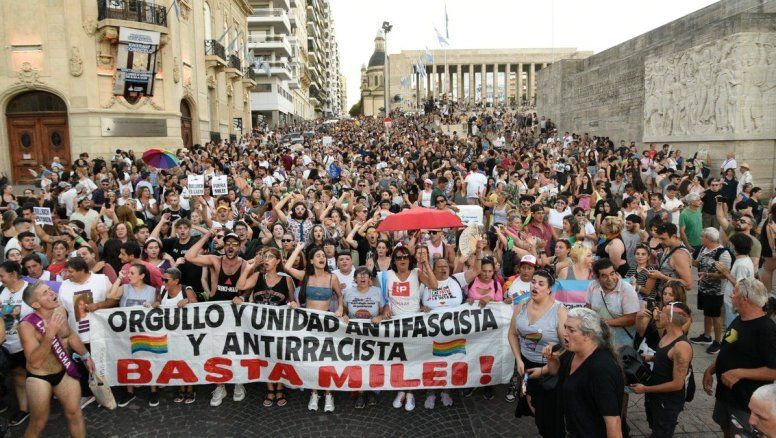 Marcha del Orgullo en Rosario: Con fuertes críticas a Milei, exigieron liberación de CFK