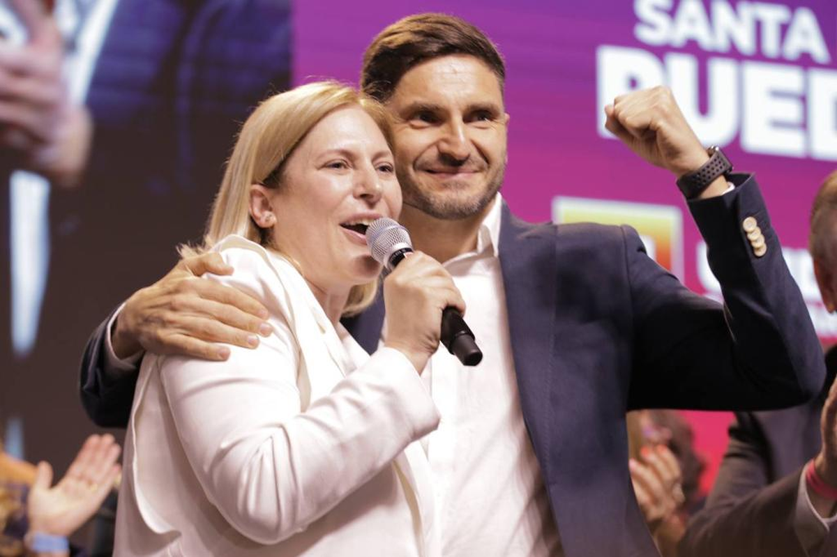 Maximiliano Pullaro ratificó la continuidad de Billetera Santa Fe y Gisela Scaglia comentó que habrá modificaciones. Maximiliano Pullaro ratificó la continuidad de Billetera Santa Fe y Gisela Scaglia comentó que habrá modificaciones. 