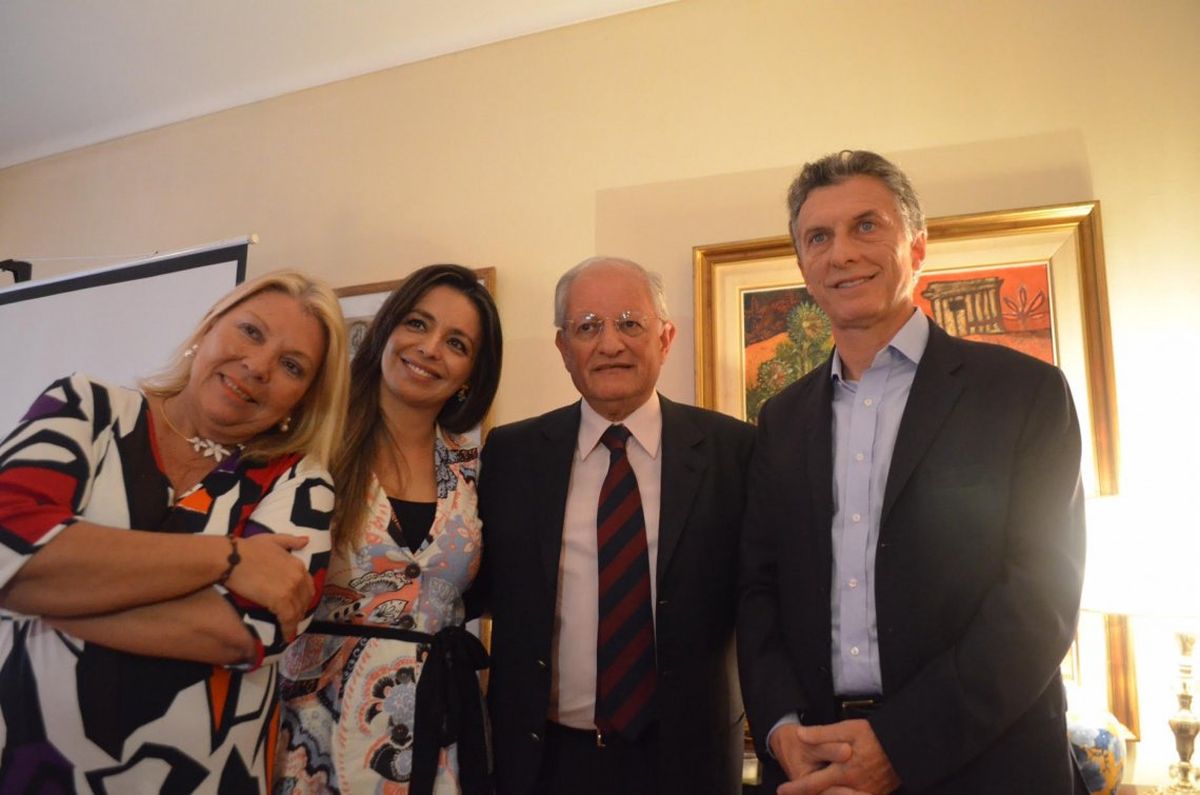 Abel Albino, Elisa Carri&oacute; y Mauricio Macri en la foto.