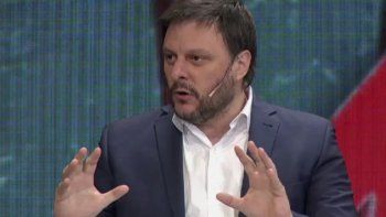 Leandro Santoro, muy molesto con la producción de C5N. Leandro Santoro, muy molesto con la producción de C5N.
