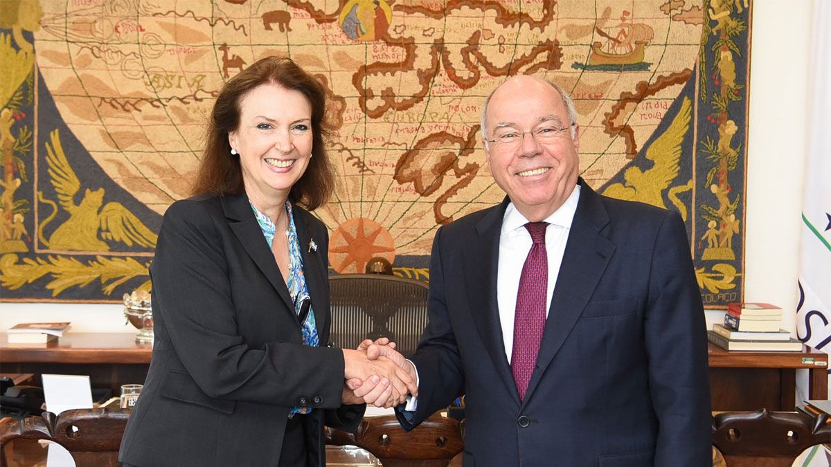 La canciller Diana Mondino junto a su par Mauro Vieira en el Palacio de Itamaraty.