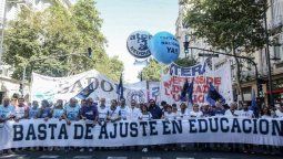 altText(Nación dice que paró sólo el 30% de los docentes; los gremios, el 93%)}