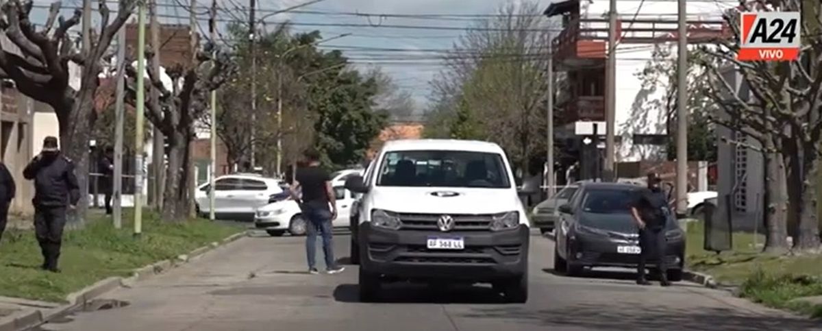 Un grupo comando emboscó un móvil del Servicio Penitenciario