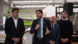 En menos de doce meses, el mandatario funense pasó por 3 sellos políticos distintos y el último acercamiento fue con el gobernador de Santa Fe. En menos de doce meses, el mandatario funense pasó por 3 sellos políticos distintos y el último acercamiento fue con el gobernador de Santa Fe.