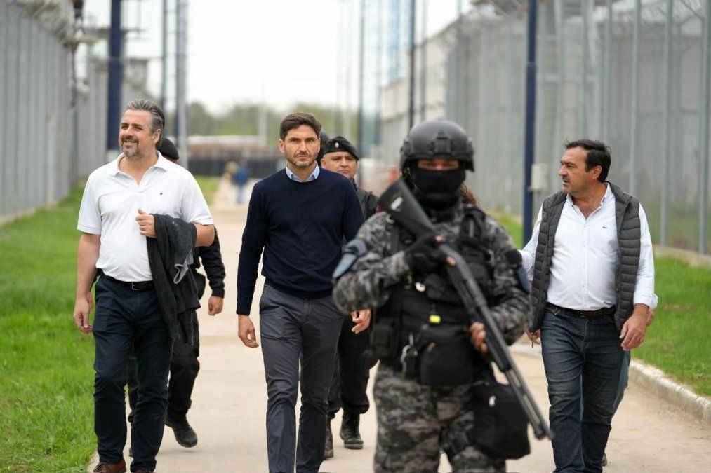 Maximiliano Pullaro en la mira.