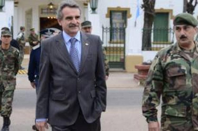 Agustín Rossi, ahora ministro de Defensa, firmó los 35 pases a retiro.