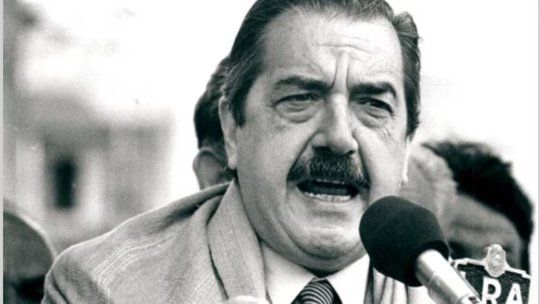 Aun año del retorno a la democracia, los argentinos observaron el primer debatetelevisivo entre Dante Caputo y Vicente Saadi por el conflicto del Beagle.Imagen del entonces presidente Raúl Alfonsín. Aun año del retorno a la democracia, los argentinos observaron el primer debatetelevisivo entre Dante Caputo y Vicente Saadi por el conflicto del Beagle.Imagen del entonces presidente Raúl Alfonsín.