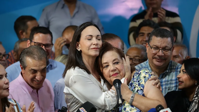 María Corina Machado respalda a Corina Yoris contra Nicolás Maduro