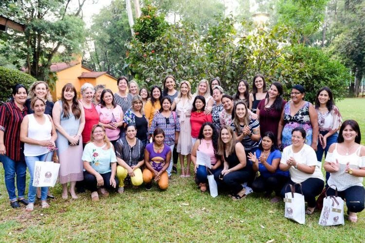 Fabiola Yañez presente en el Primer Encuentro Provincial de Mujeres Reales”
