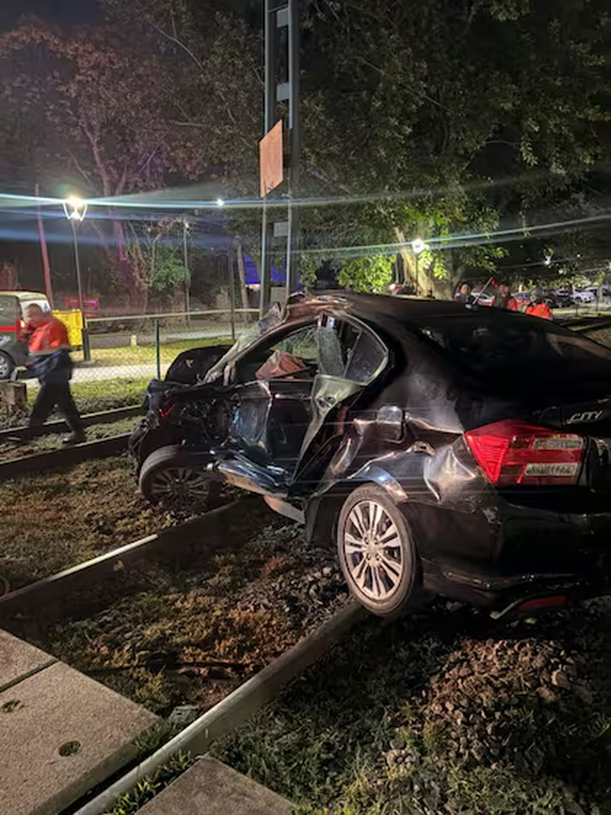 Un vecino aseguró que fue uno de los primeros en asistir a Ernestina Pais y describió su posición dentro del auto, sus últimas palabras y los instantes previos a dejar de respirar. Foto: La Nación Un vecino aseguró que fue uno de los primeros en asistir a Ernestina Pais y describió su posición dentro del auto, sus últimas palabras y los instantes previos a dejar de respirar. Foto: La Nación