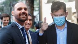 altText(El hijo de Bolsonaro apuntó contra Boric: 