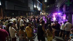 Nueva edición de la Noche de las Peatonales en el marco de la Feria del Libro.&nbsp;