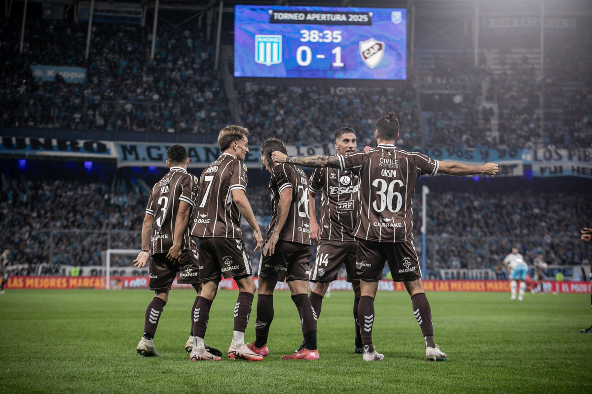 El sistema de juego del Torneo Apertura benefició a equipos como Platense. El sistema de juego del Torneo Apertura benefició a equipos como Platense.