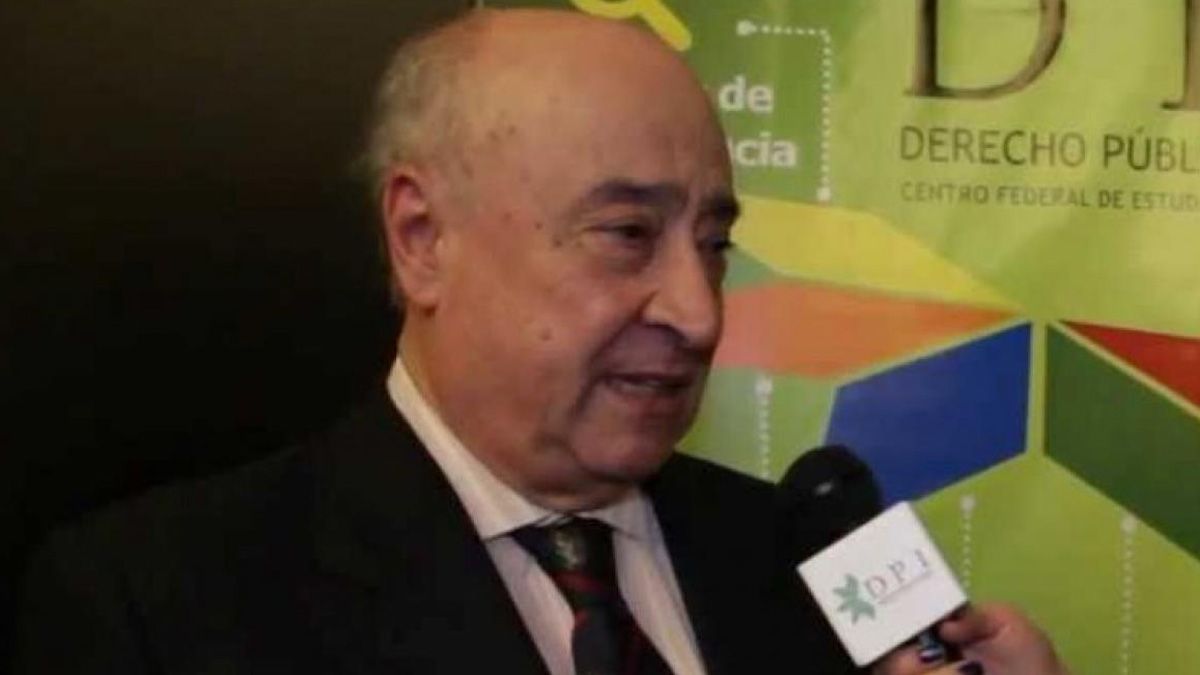 El juez Carlos Grecco cumple 80 años el 30 de marzo próximo. El juez Carlos Grecco cumple 80 años el 30 de marzo próximo.