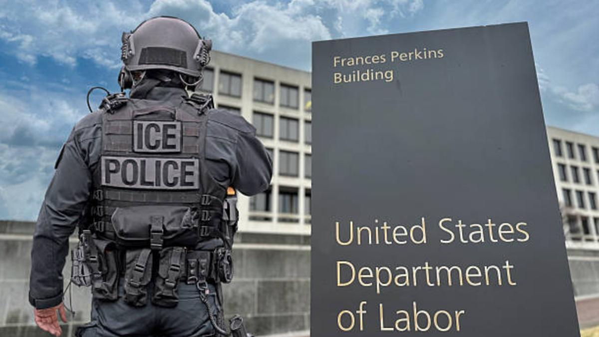 Barack Obama alerta contra el atropello de los derechos de los estadounidenses: Los ciudadanos de Chicago repelen estratégicamente las acciones violatorias del comando ICE Barack Obama alerta contra el atropello de los derechos de los estadounidenses: Los ciudadanos de Chicago repelen estratégicamente las acciones violatorias del comando ICE