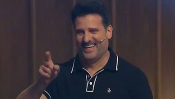 José María Listorti se burló del insólito saludo entre el Presidente y Luis Petri