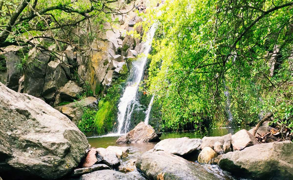 Viajá a conocer la cascada de Calamuchita aprovechando las ofertas en pasajes el finde largo de junio. Foto: Tripin Argentina