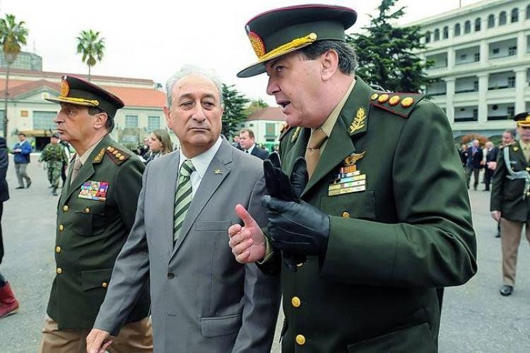 El general Milani junto al actual ministro de Seguridad, Arturo Puricelli.