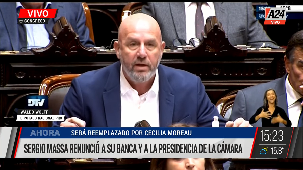 Waldo Wolf explica el motivo de la abstención de JxC para que asuma Cecilia Moreau.