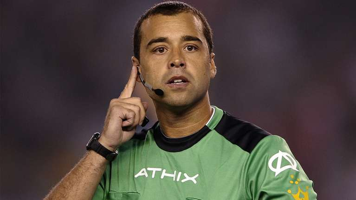 Diego Ceballos y una carrera en el arbitraje envuelta en los escándalos. Diego Ceballos y una carrera en el arbitraje envuelta en los escándalos.