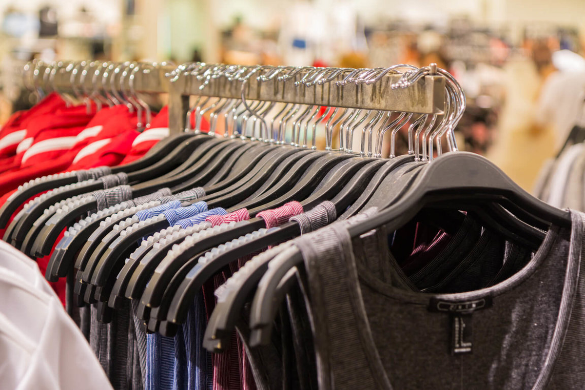 El veganismo también se traslada a la industria de la moda y los cosméticos, puesto que los veganos no eligen productos derivados de animales o probados en animales. El veganismo también se traslada a la industria de la moda y los cosméticos, puesto que los veganos no eligen productos derivados de animales o probados en animales.