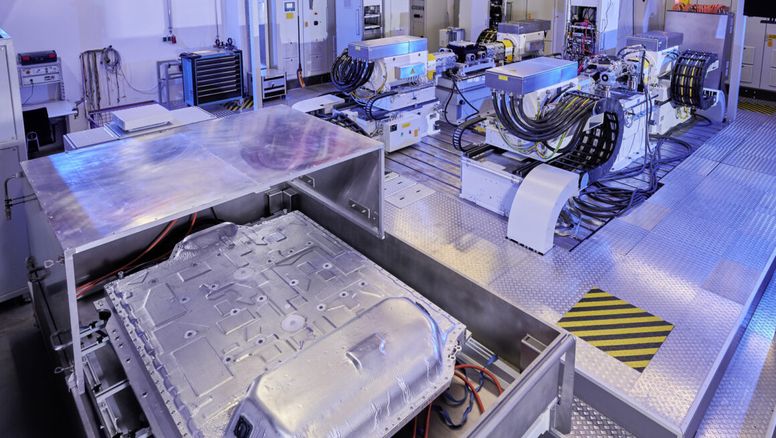 BMW, baterías sólidas y un desafío para Massa