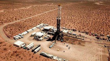 Tecpetrol invertirá US$ 2.000 en Vaca Muerta para producir 70.000 barriles por día. Tecpetrol invertirá US$ 2.000 en Vaca Muerta para producir 70.000 barriles por día.