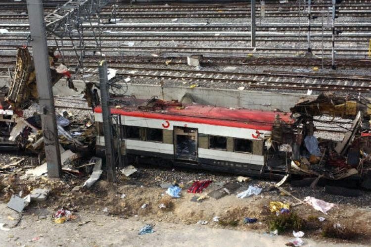 Tren destruído en Atocha el 11-03-04 (FOTO: El País)