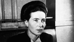 Simone de Beauvoir, el ícono del feminismo de cuarta ola, nació un 9 de enero de 1908. Pero sus acciones estaban plagadas de contradicciones a lo que pregonaba. Simone de Beauvoir, el ícono del feminismo de cuarta ola, nació un 9 de enero de 1908. Pero sus acciones estaban plagadas de contradicciones a lo que pregonaba.